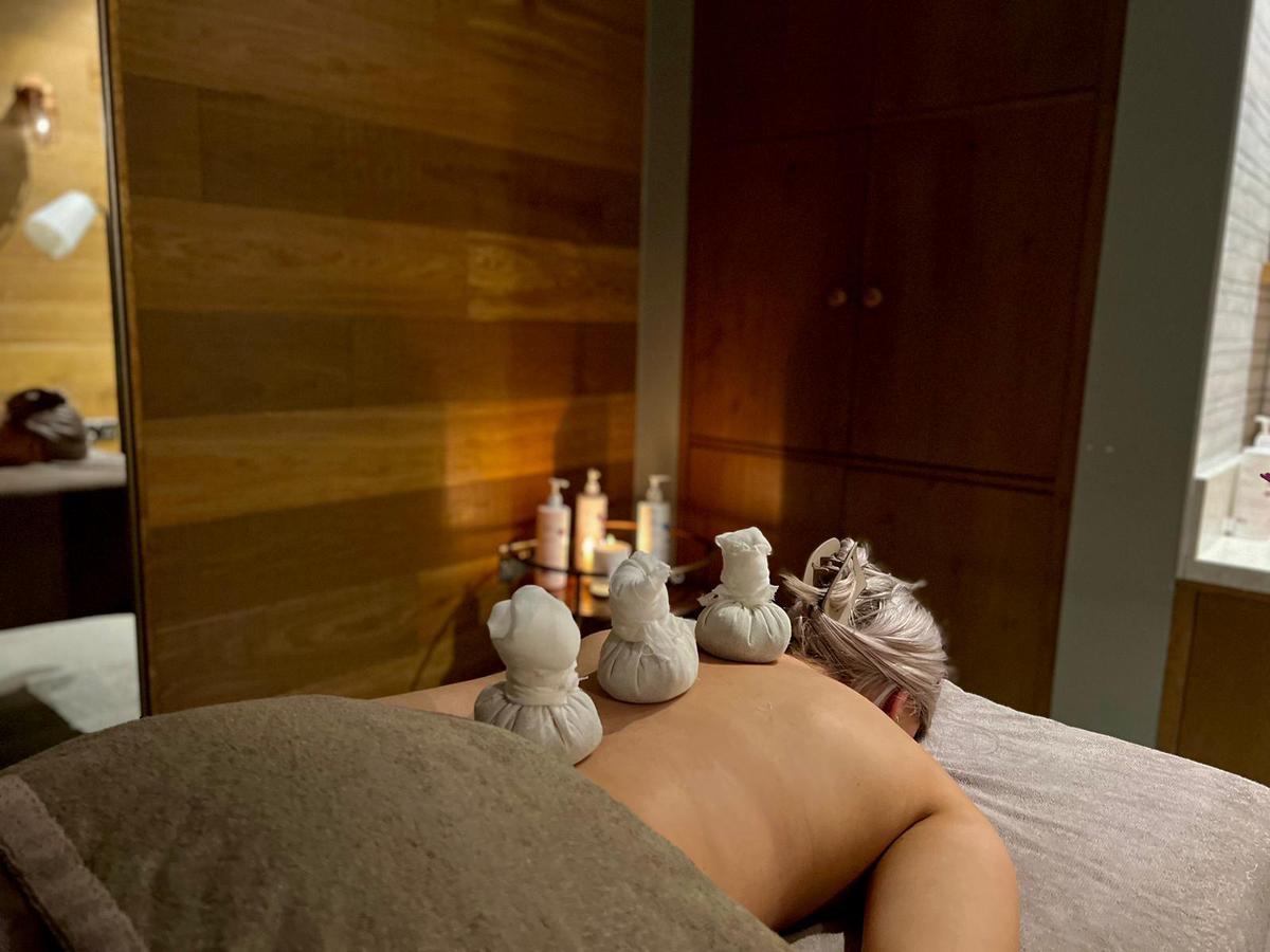 ishga Hot Poultice Massage