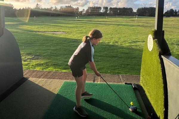 Girls Do Golf