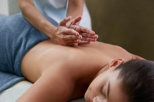 Aromatherapy Back Neck & Shoulder Massage