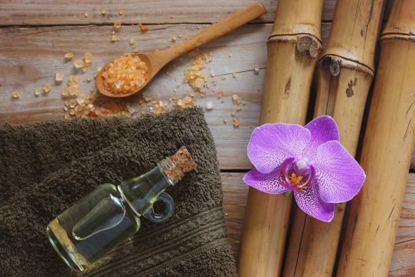 Bamboo Massage - Back, Neck and Shoulders