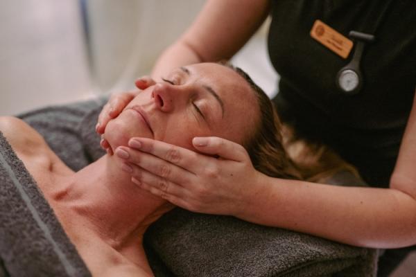 Lip & Chin Wax