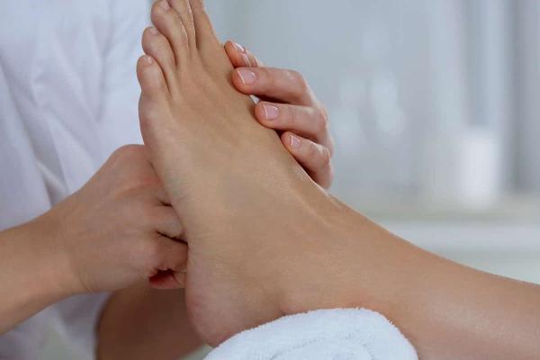 Elemis Expert Foot and Leg Massage