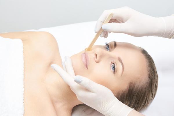 Upper Lip & Chin Wax