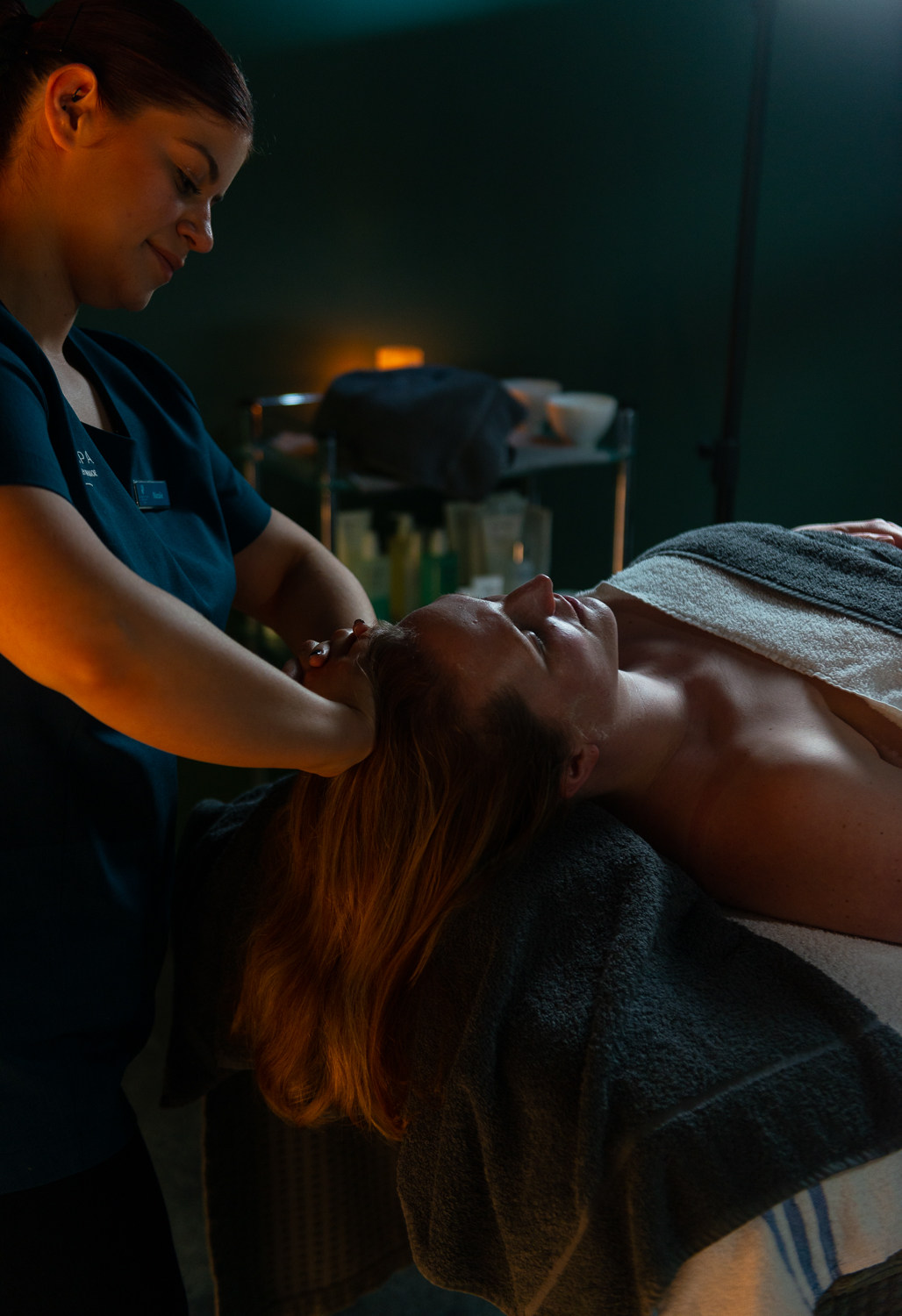 ELEMIS Expert Touch Renew 55 Minutes