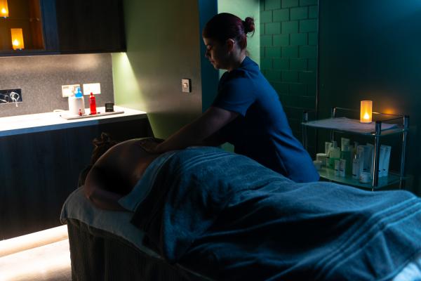 Hatherley Manor Back, Neck & Shoulder Massage 25 Minutes