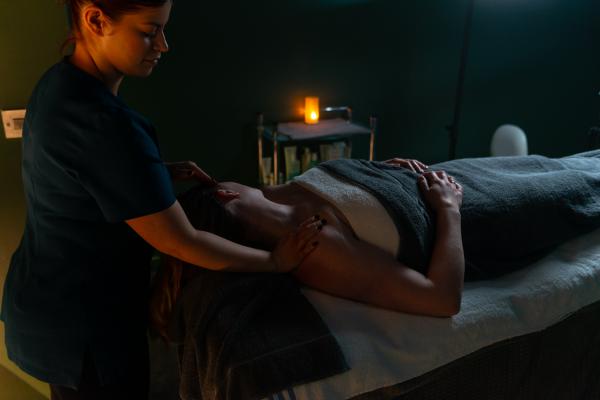 Hatherley Manor Shoulder, Neck & Scalp Massage 25 Minute