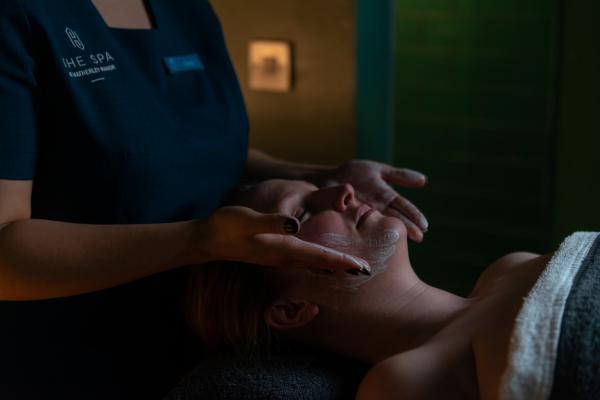 ELEMIS Expert Tech Face: Rejuvenate 55 Minutes