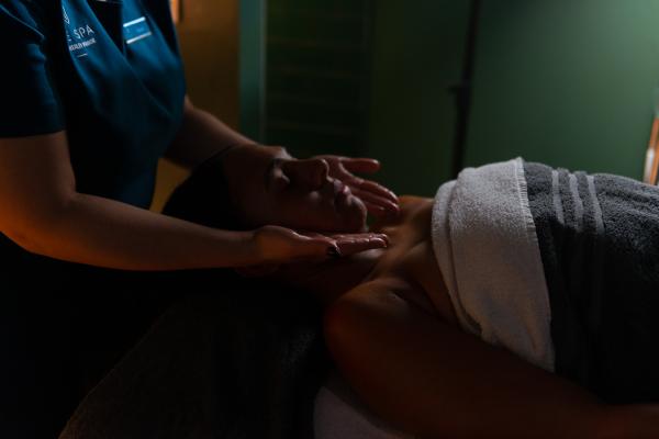 ELEMIS Expert Tech Face: Radiance & Revive