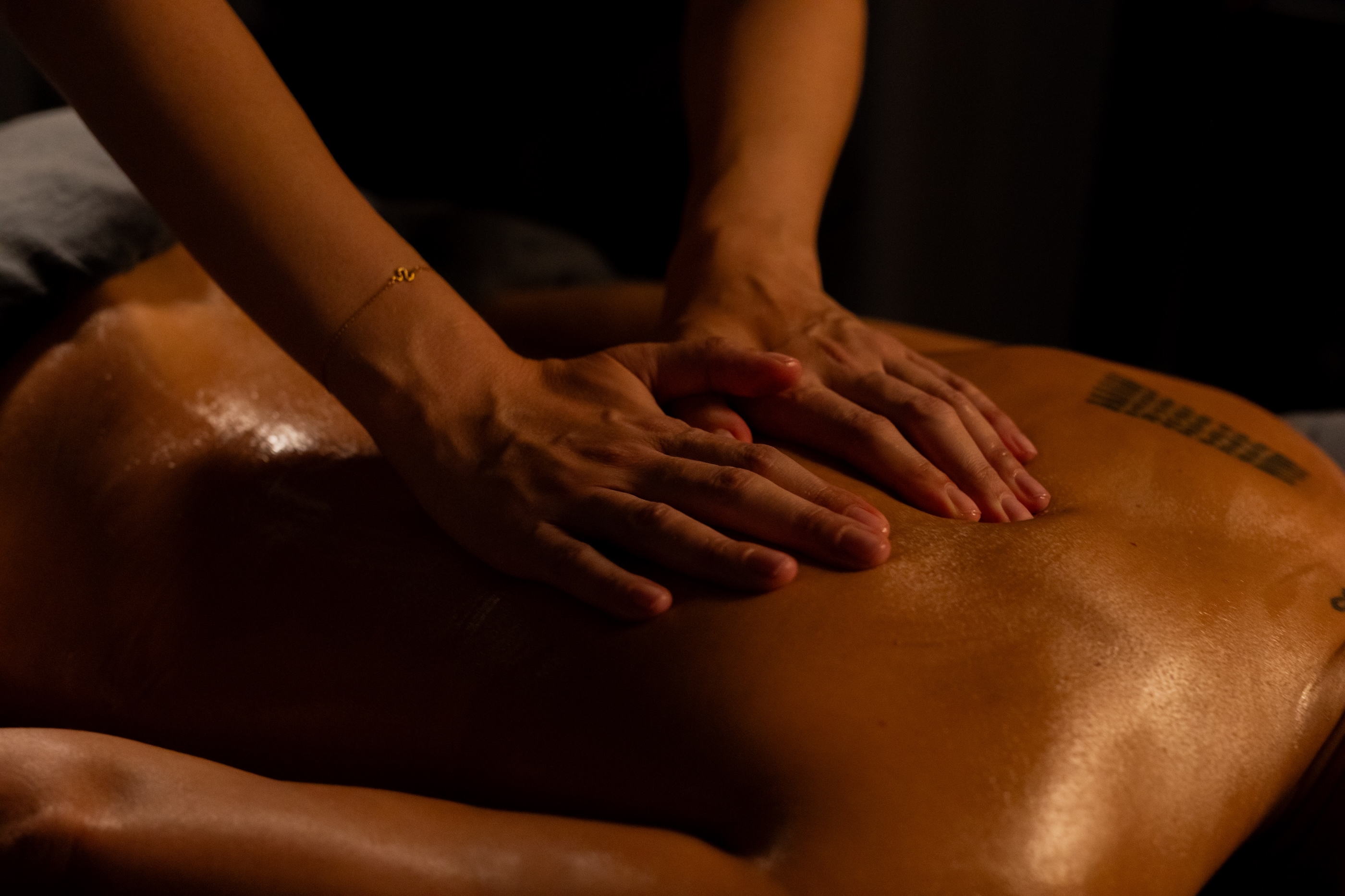 Bioenergetic Aromatic Massage | 90mins