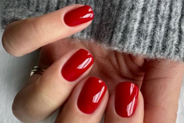 Full Manicure with Glitterbels Gel Polish