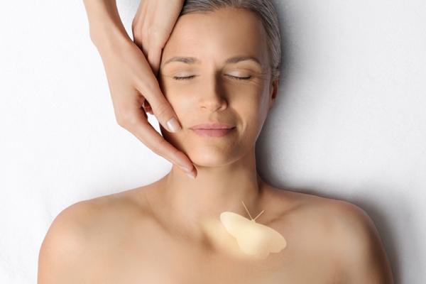 Reflejos sobre un Lago Helado