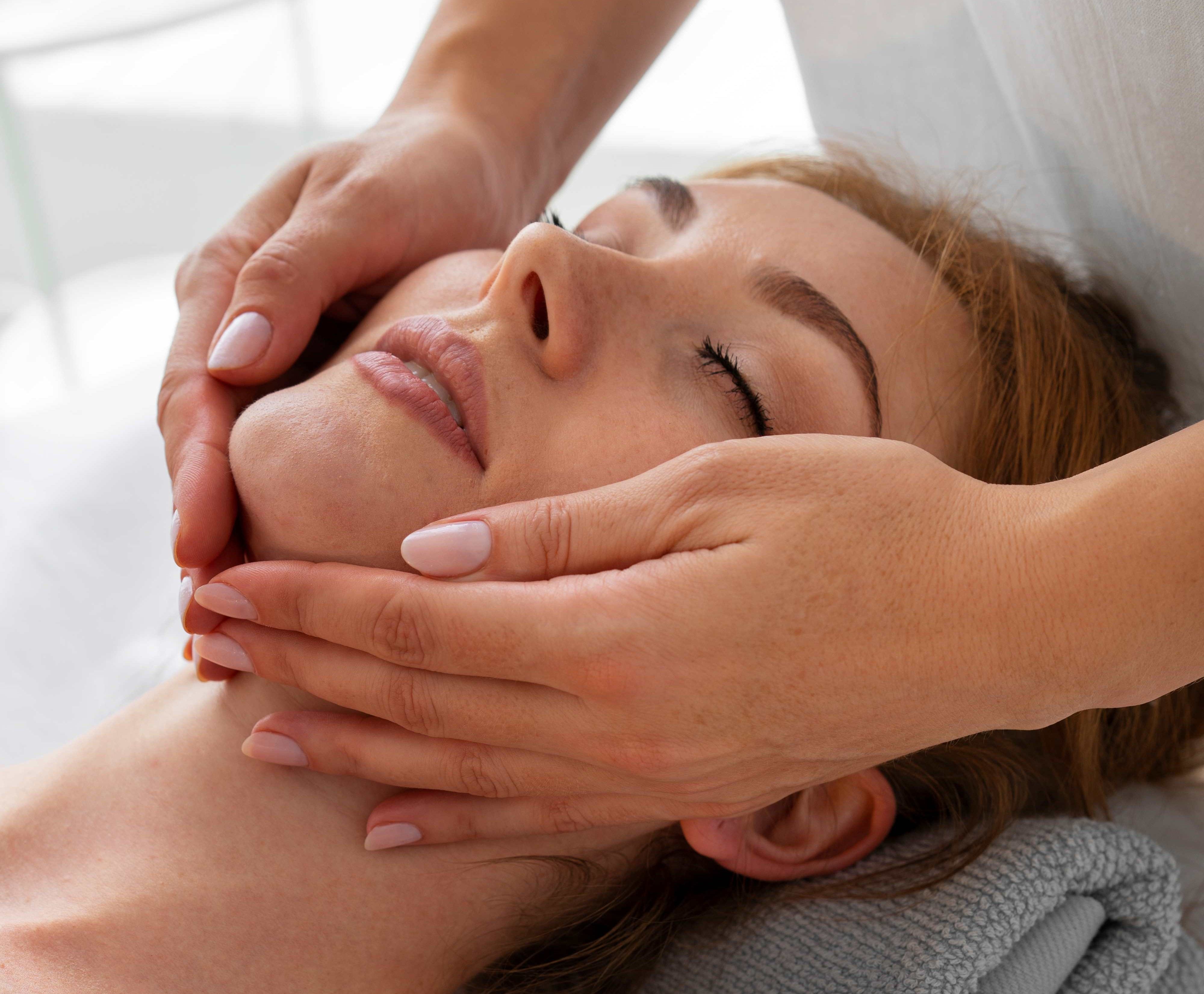 Klassisk Ansiktsbehandling 80 min