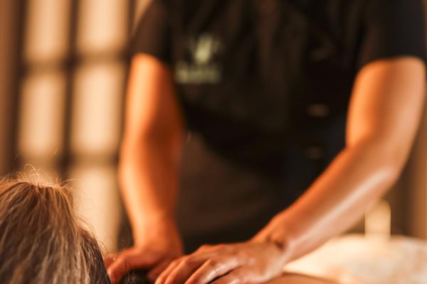 Volcanic Stone Renewal 35-Minute Massage