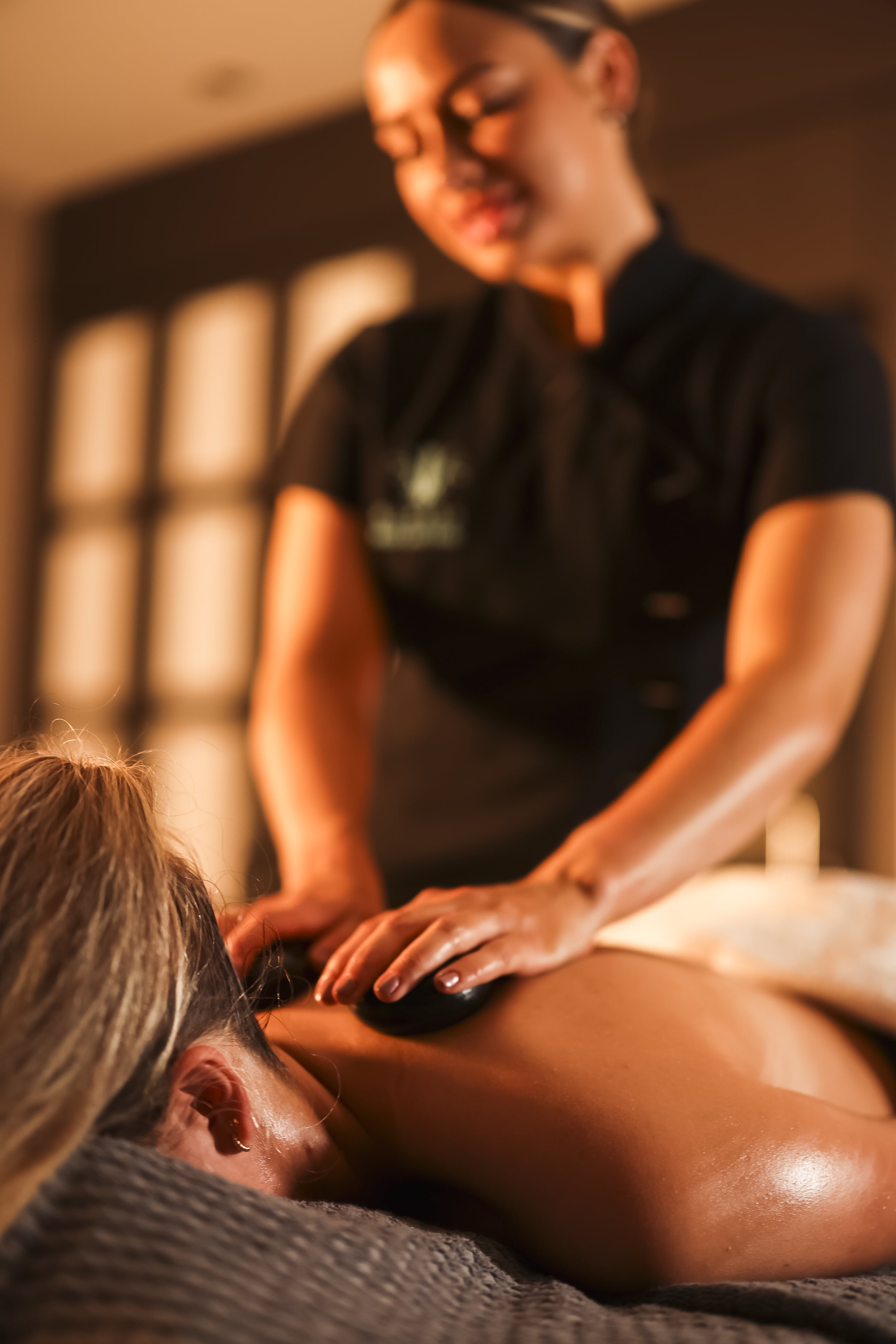 Volcanic Stone Renewal 35-Minute Massage