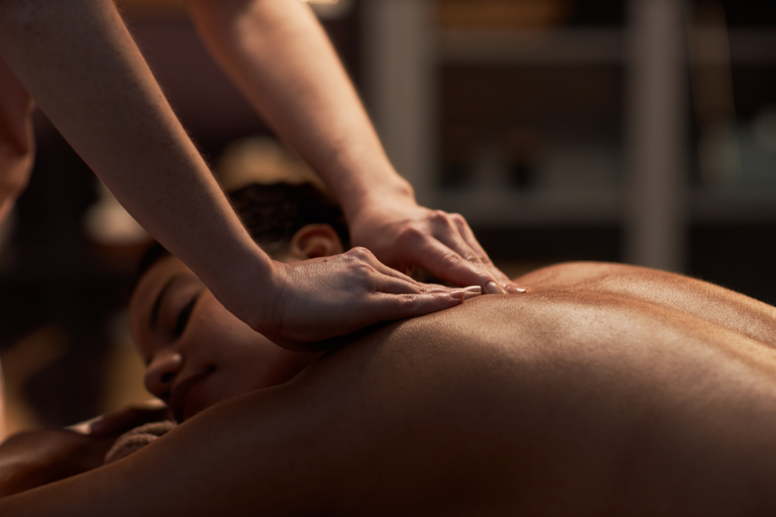 110 Minute Massage (80 Minute Full Body + Foot Reflexology)