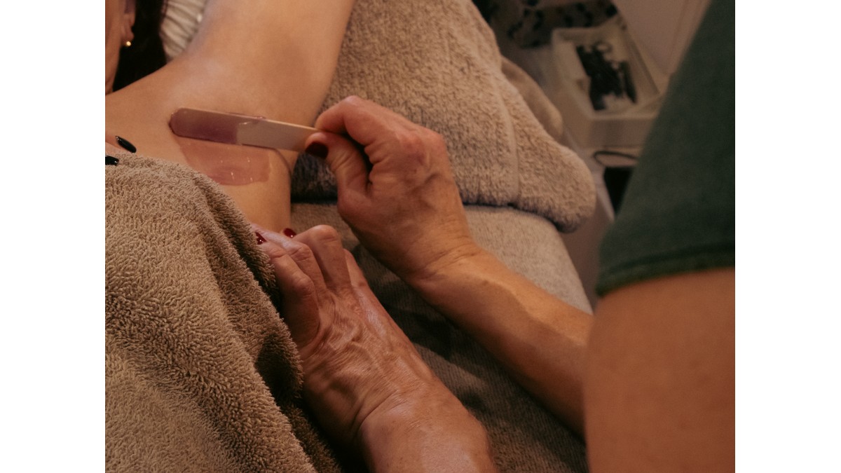 Underarm wax