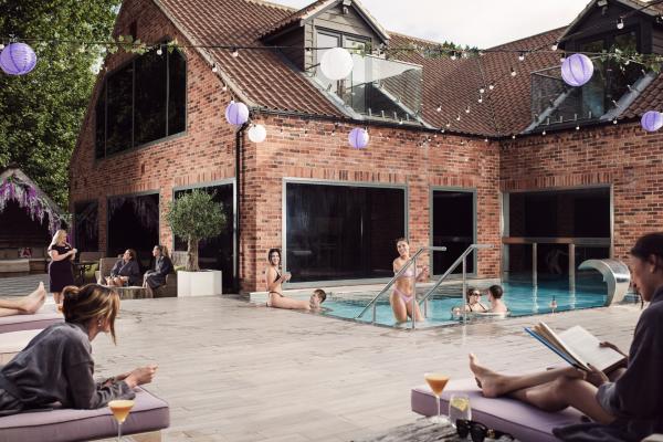 Signature Spa Day |  8 hours Spa and Treatment | SAVE £45