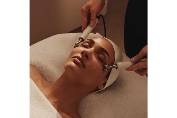 Elemis Expert™ Tech Pregnancy Safe & Contraindicated Facial