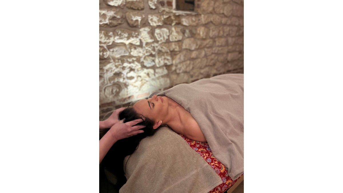 Elemis Expert™ Touch Nut Free Facial