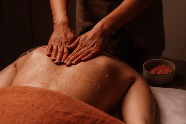 Elemis Deep Tissue Back, Neck & Shoulder Massage (25 Minutes)