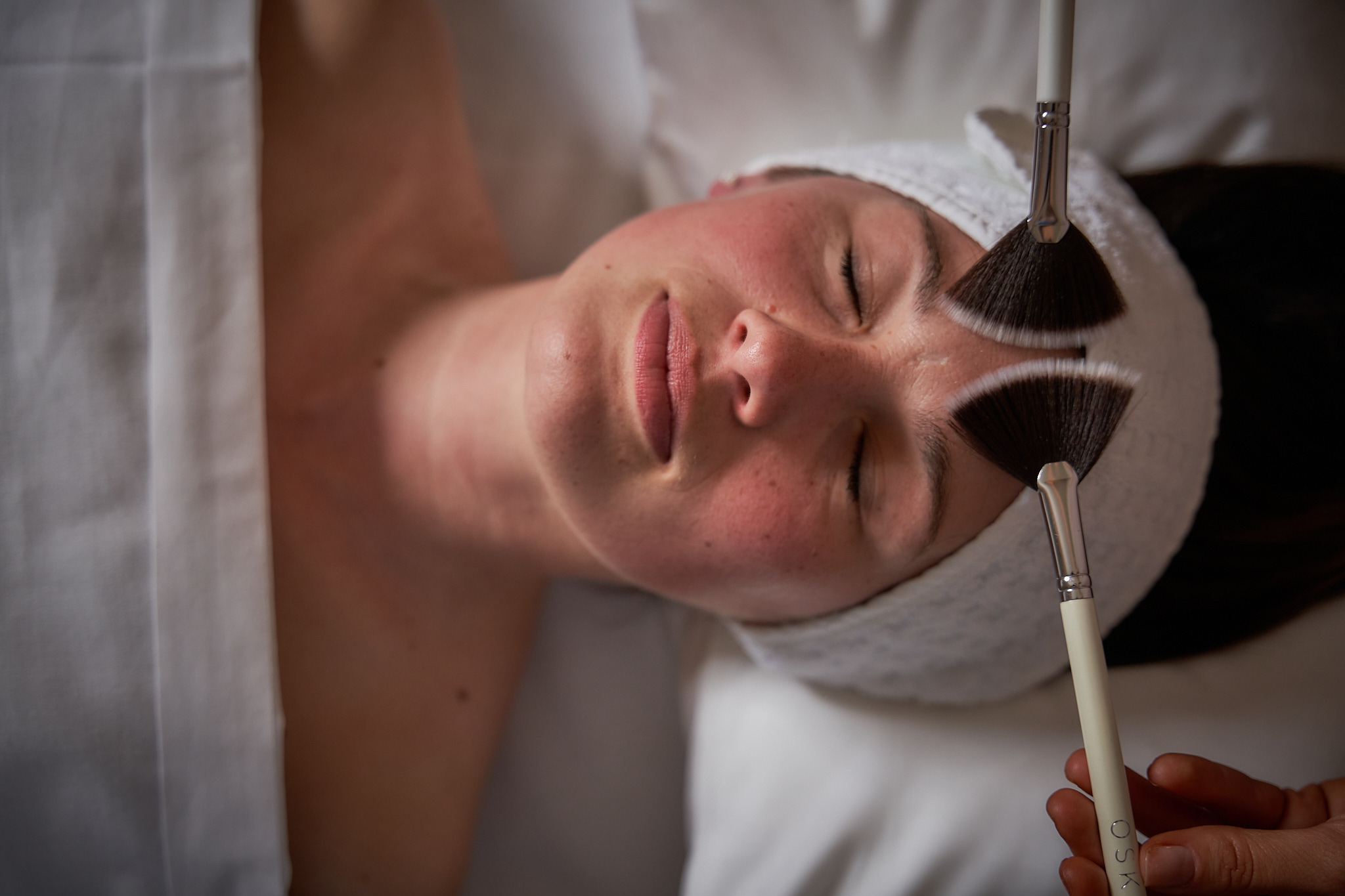 Elemis Pro-Glow Brilliance Facial (25 Minutes)