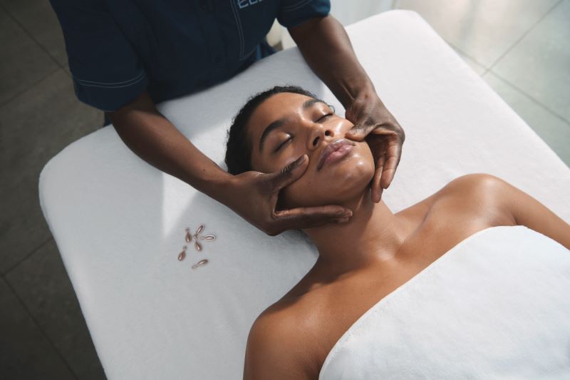 50Minute - Elemis expert touch renew facial
