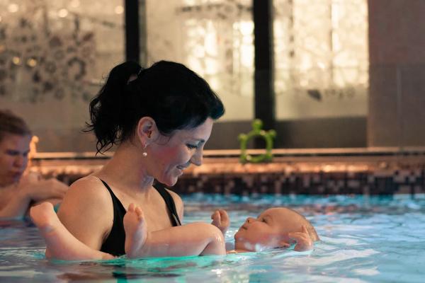 småbarnsvømming  13 måneder - 1 år