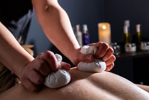 ishga Hot Poultice Massage