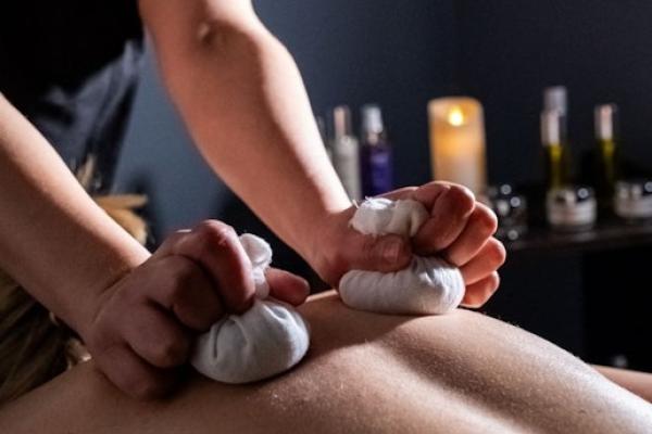 ishga Hot Poultice Massage