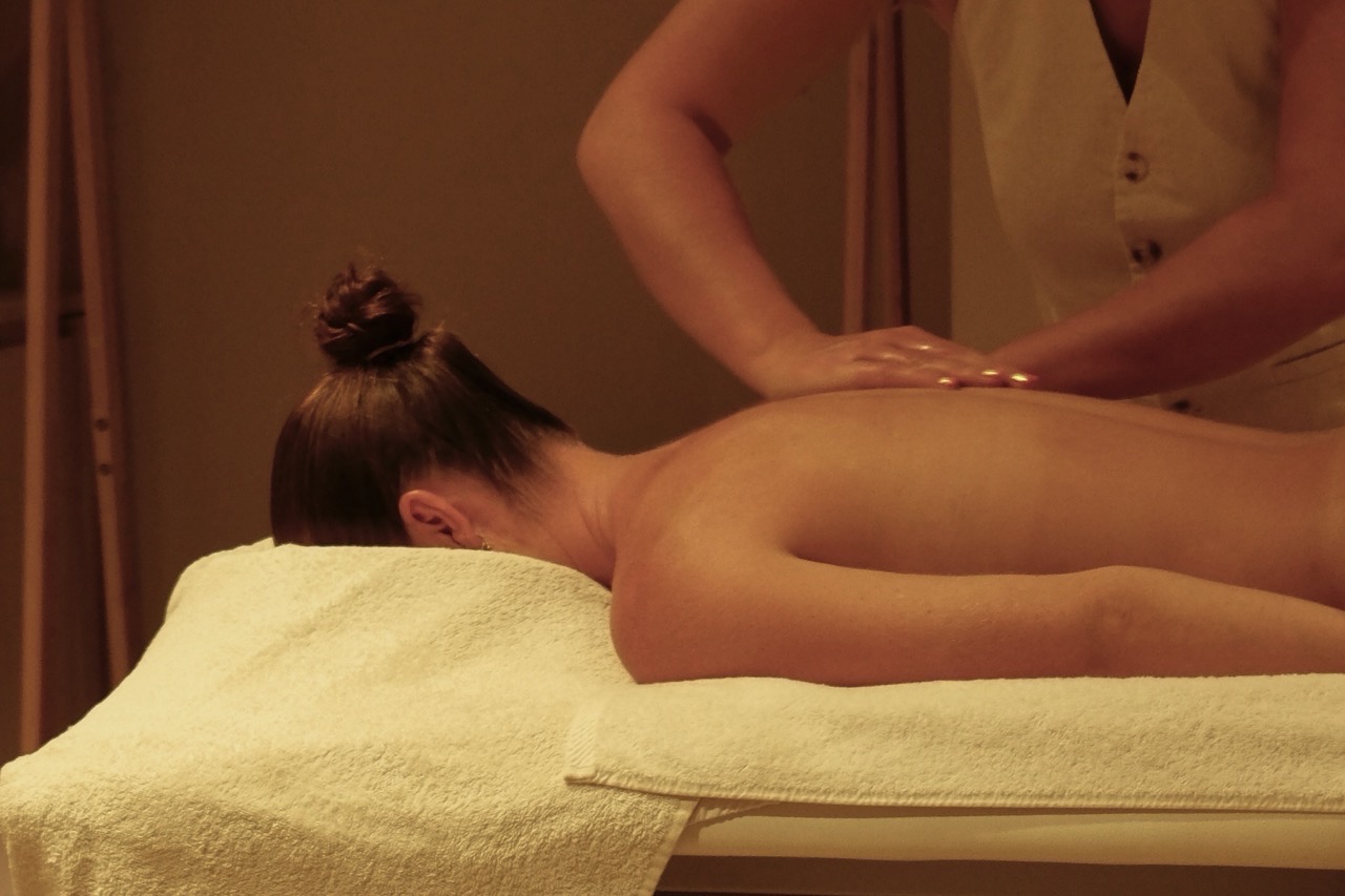 Massage | Relax & Restore 60