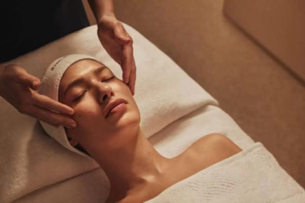 ELEMIS EXPERT TOUCH REVEAL FACIAL