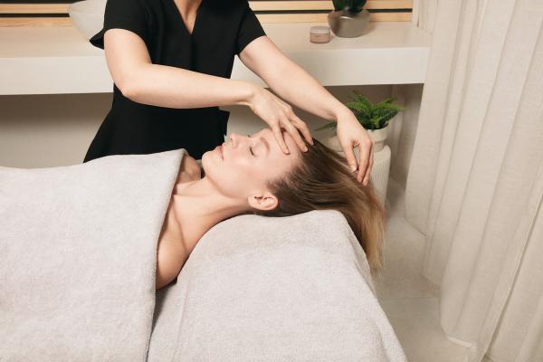 Salt and Oil Scrub, Face and Scalp Massage