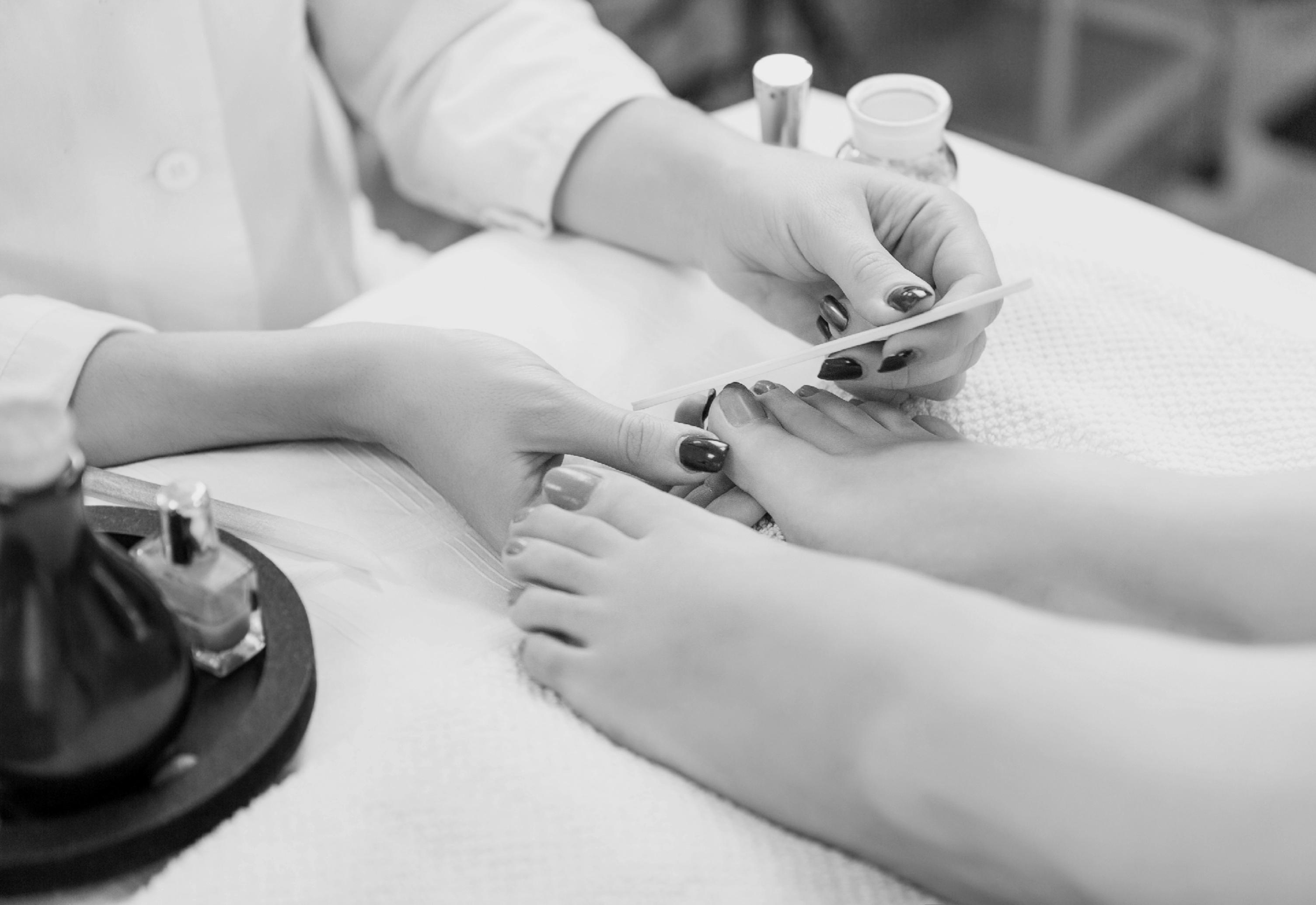 Mini spapedikyr med lakk 75min