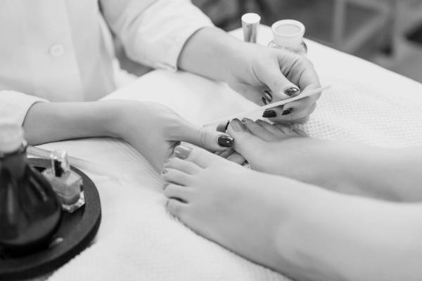 Mini spapedikyr med lakk 75min