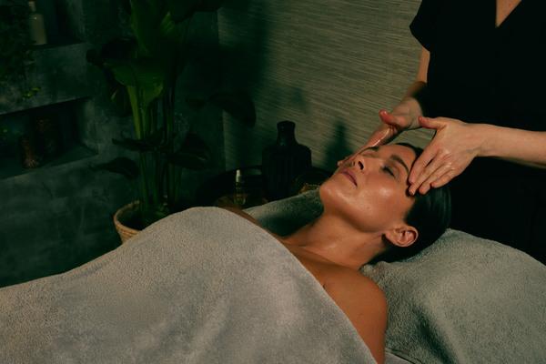 ishga Uplifting Facial - 55mins