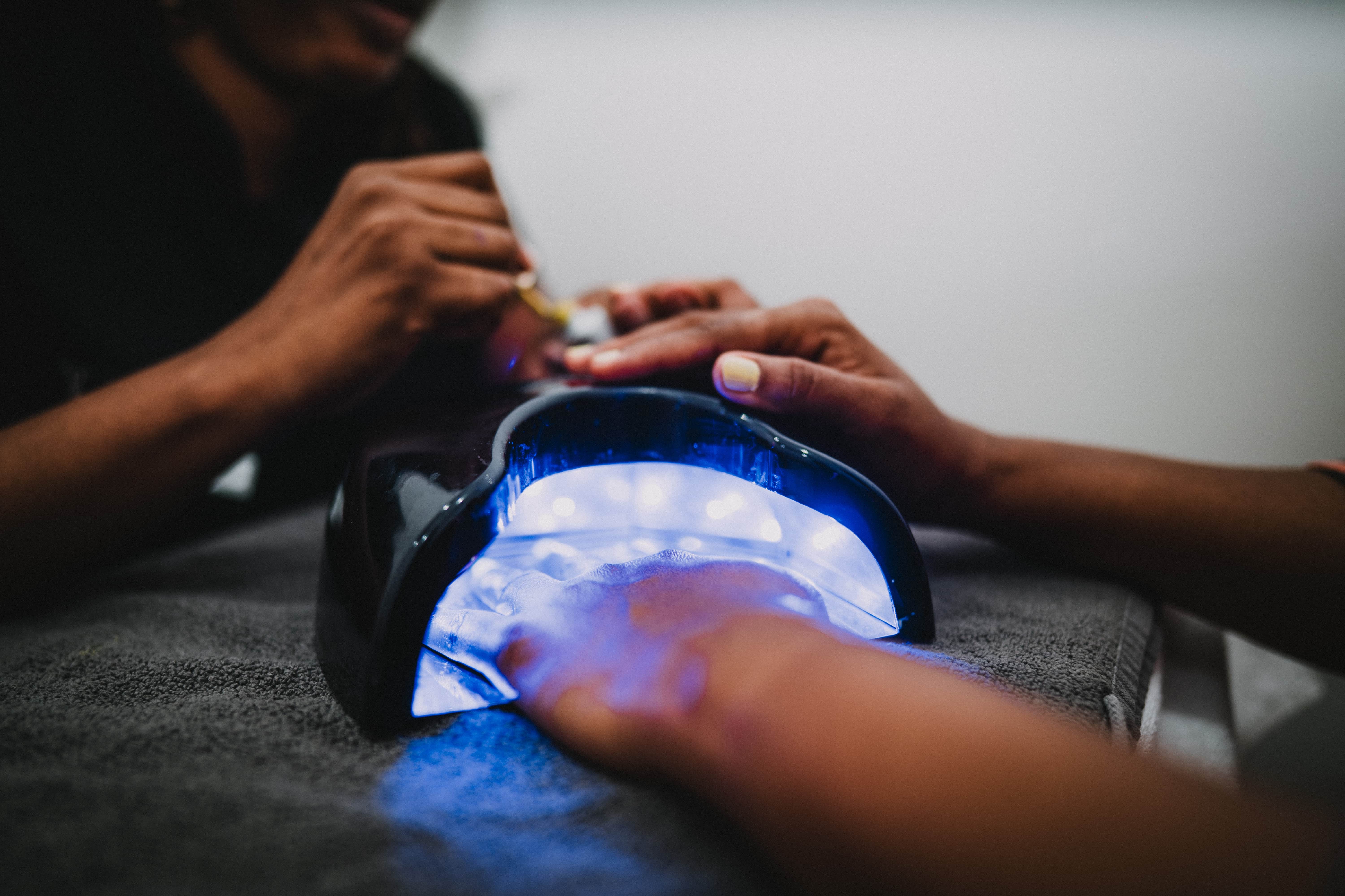 Dépose + Pose Vernis semi-permanent Mains