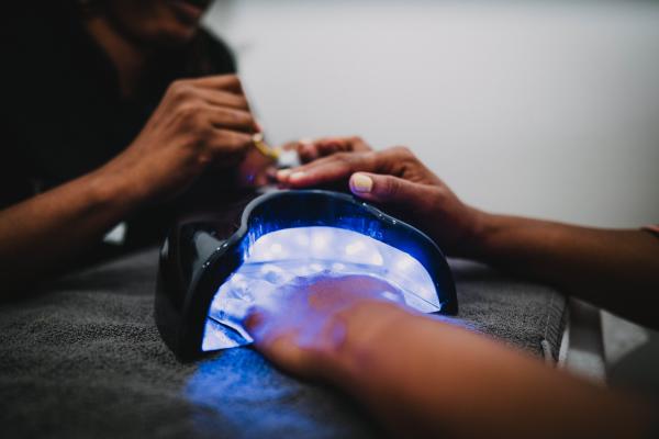 Dépose + Pose Vernis semi-permanent Mains