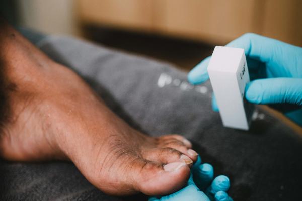 Dépose + Pose Vernis semi-permanent Pieds