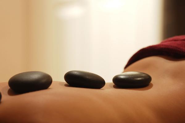Hot Stone  Massage 55min - Includes 2 hour spa access