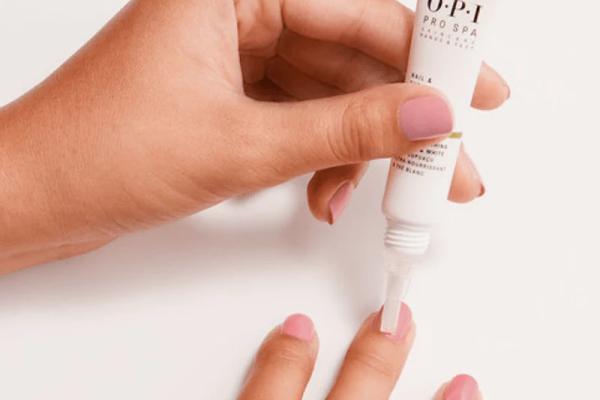 Express Polish on hands