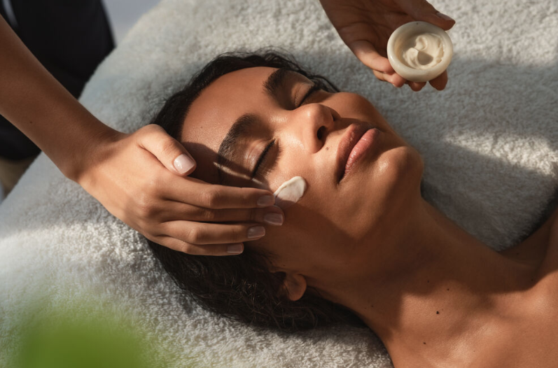 GlowYIN Facial Acupuncture 75 minutes