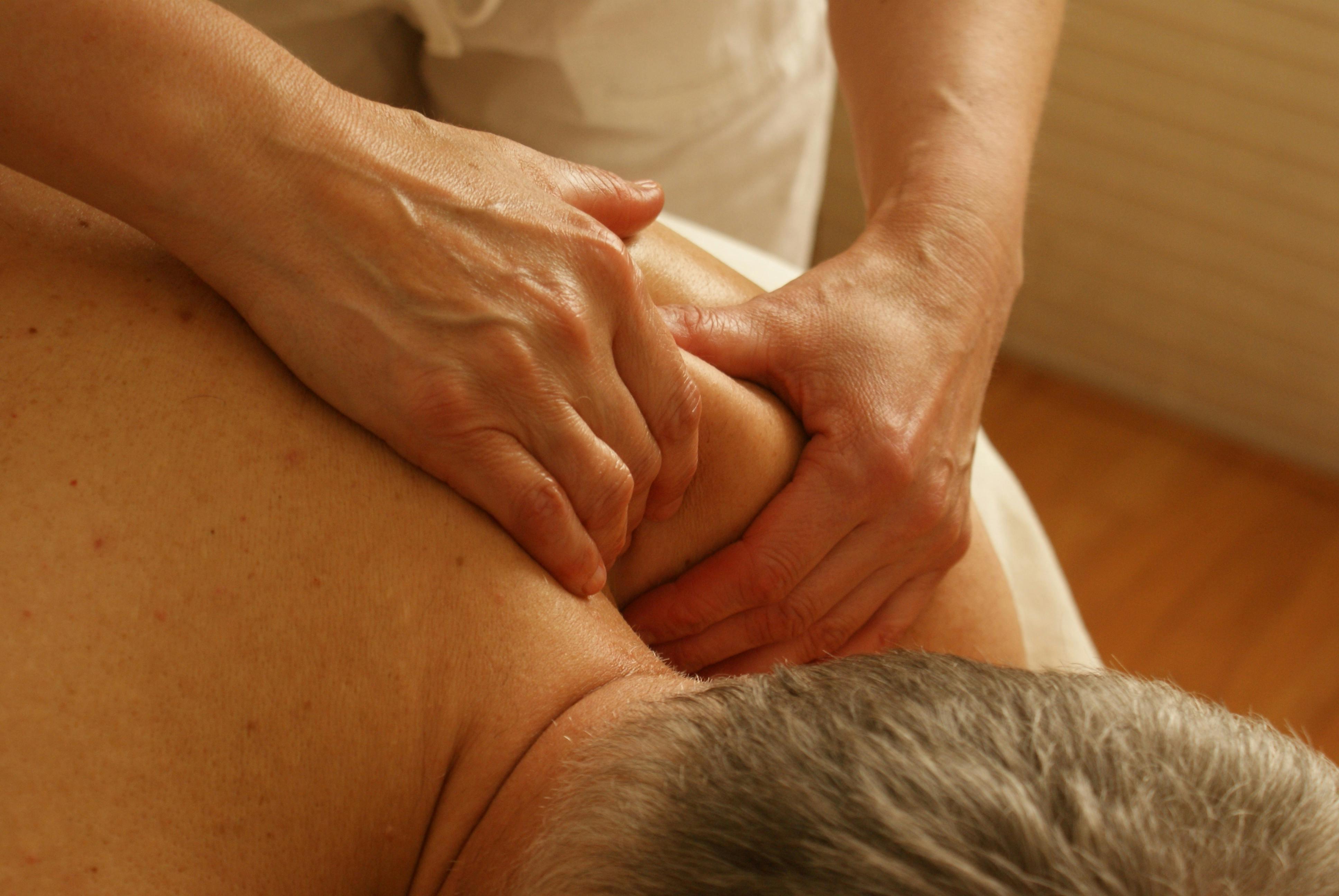 DEEP TISSUE MASSAGE 60 MIN