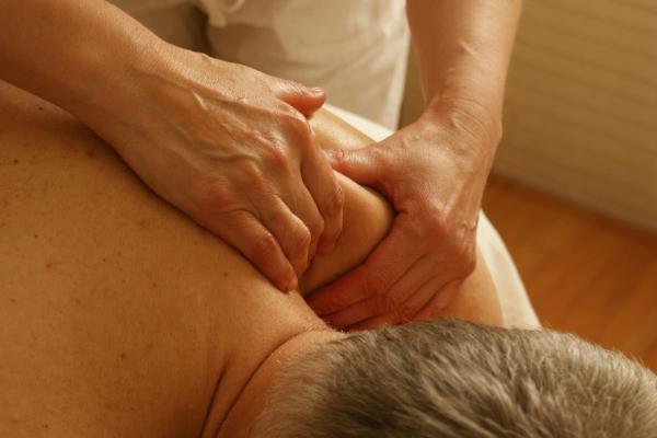 DEEP TISSUE MASSAGE 90 MIN
