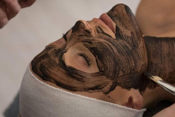 The Well Botanical Mini Cleanse & Hydrate Facial