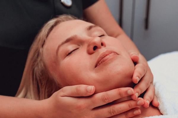 PURE Spa Facial 60 Mins