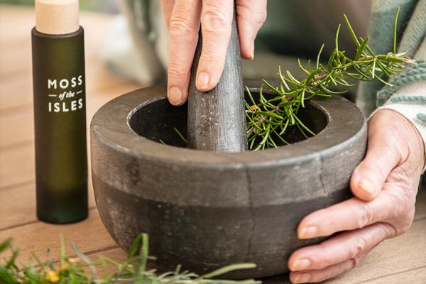 MOSS of The ISLES 60 Minute Quiet Massage