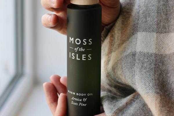 MOSS of The ISLES 60 Minute Warm Massage