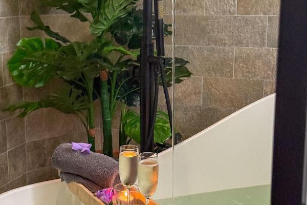 Petals & Prosecco | For Two People