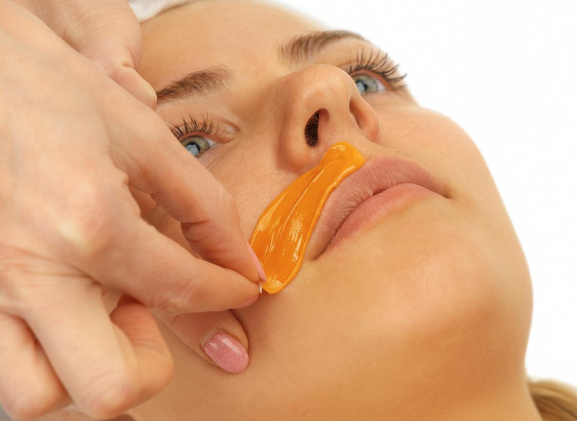 Voksing av overleppe/ Waxing Of Upper Lip