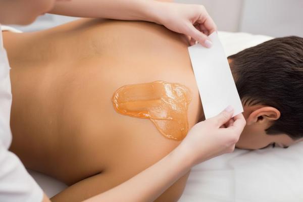 Voksing av Hel rygg/ Full Back Waxing